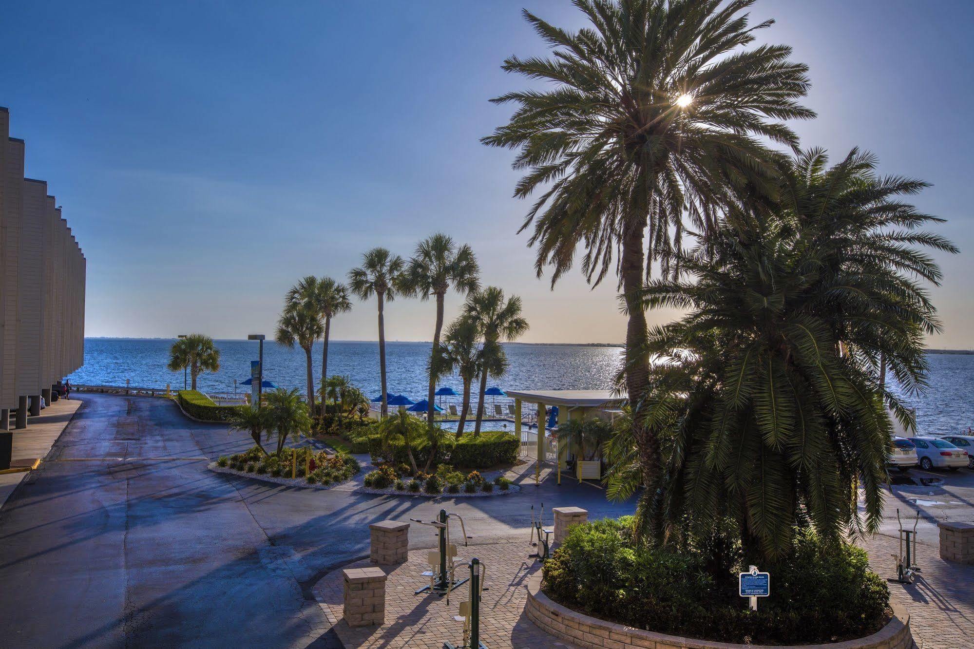 Sailport Waterfront Suites Tampa Exteriör bild